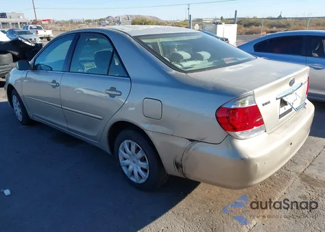2005 Toyota Camry Le z USA, uszkodzony, nr VIN 4T1BE32K35U098804